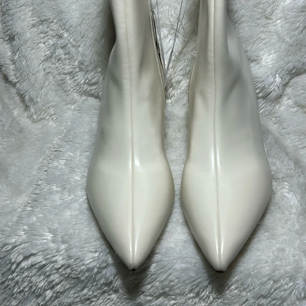 A New Day Lonnie Cream Kitten Heel Stretch Bootie Size 7 1/2 NWT